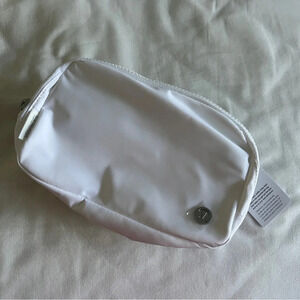 🆕 Lululemon Everywhere Belt Bag - White